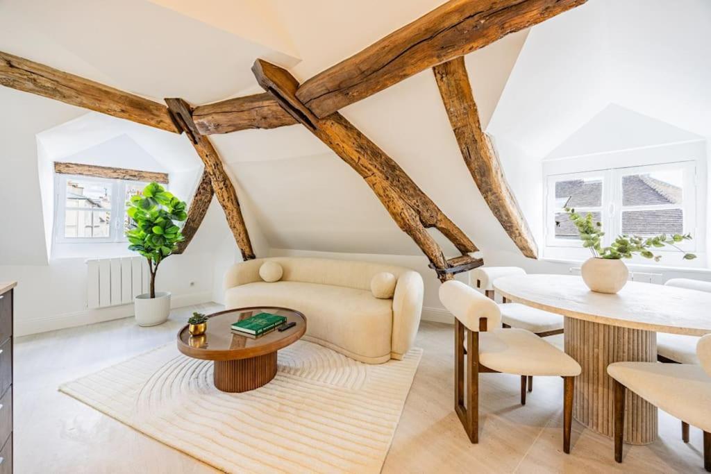3 Bedrooms Sacree Coeur Place Du Tertre Montmartre *