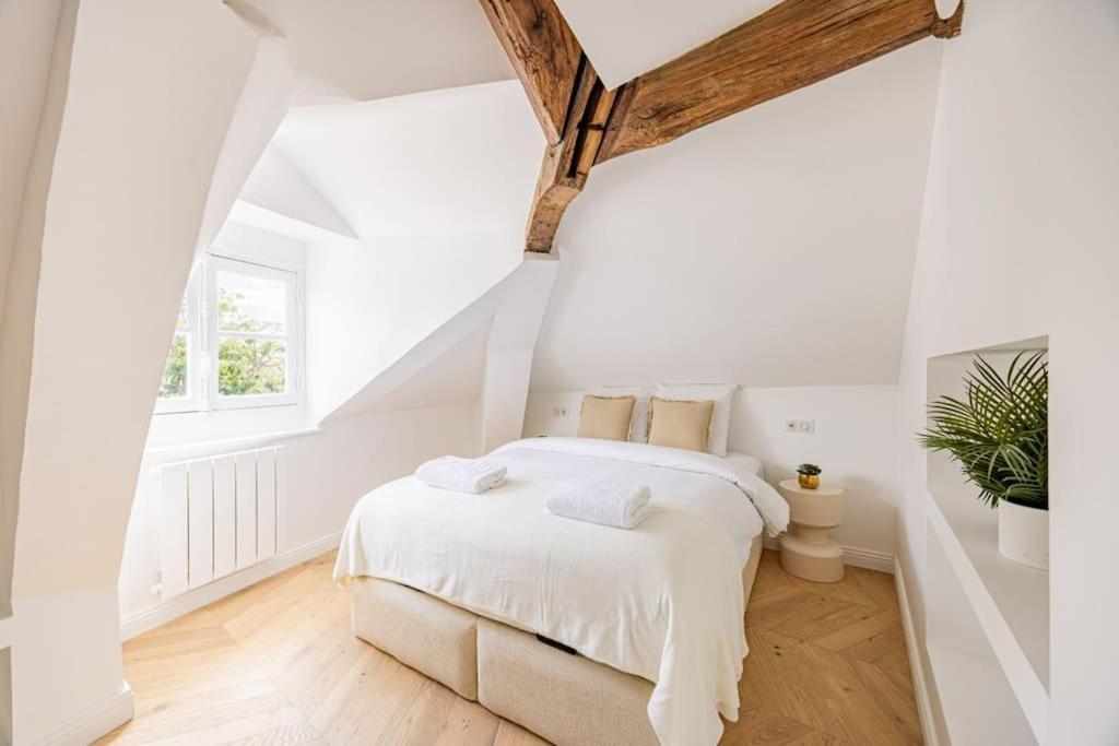 3 Bedrooms Sacree Coeur Place Du Tertre Montmartre