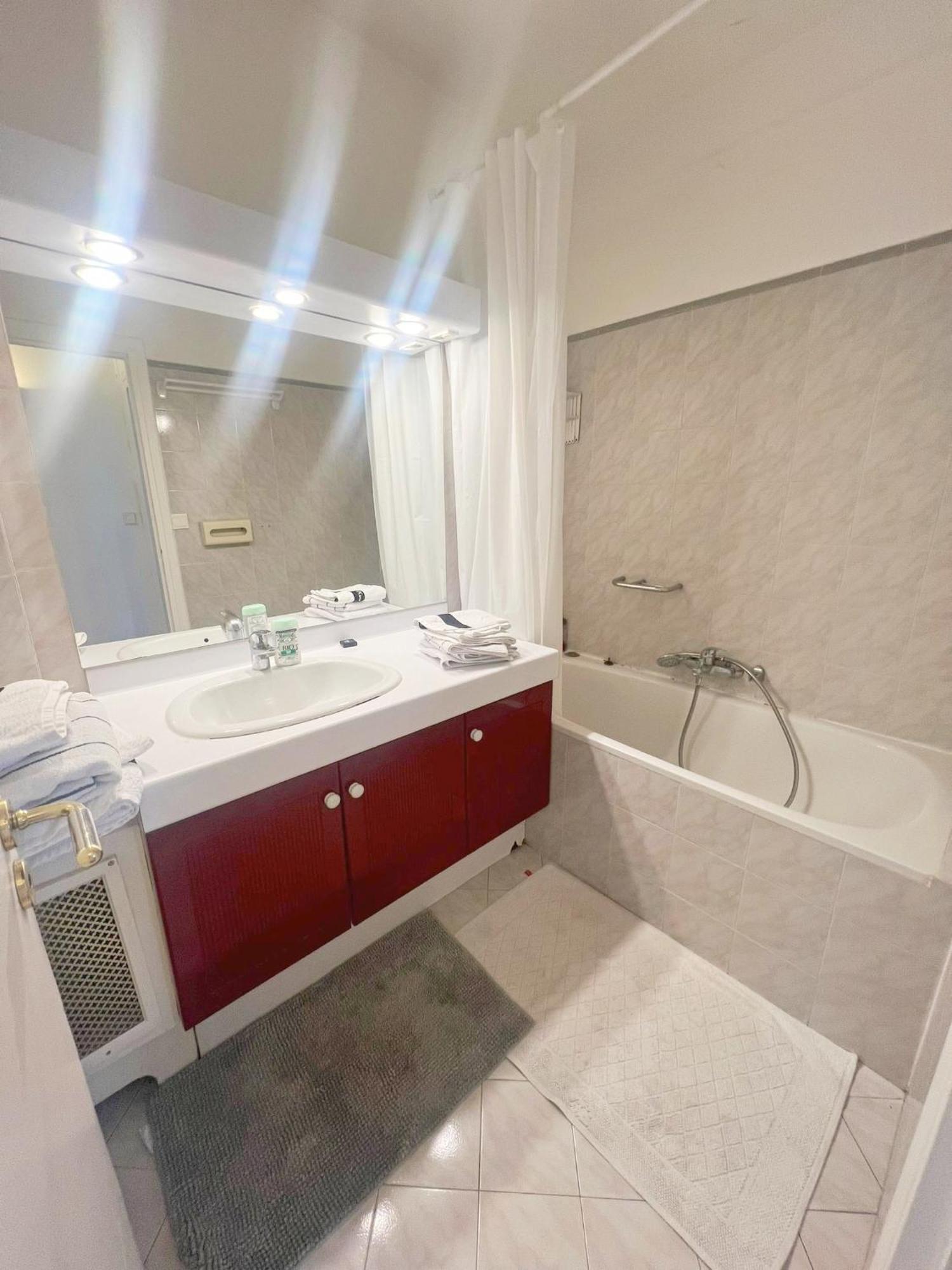 Apartment Bright & Cozy In Passy, Trocadero, *
