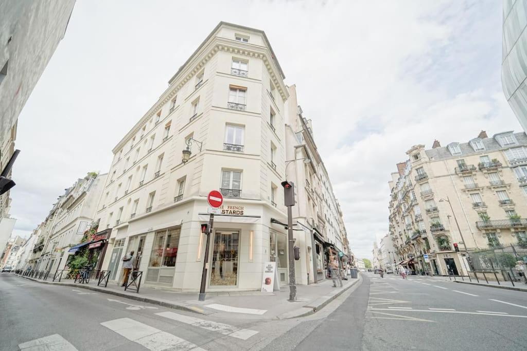 T2 Luxueux Invalides 2 Voyageurs Apartment *