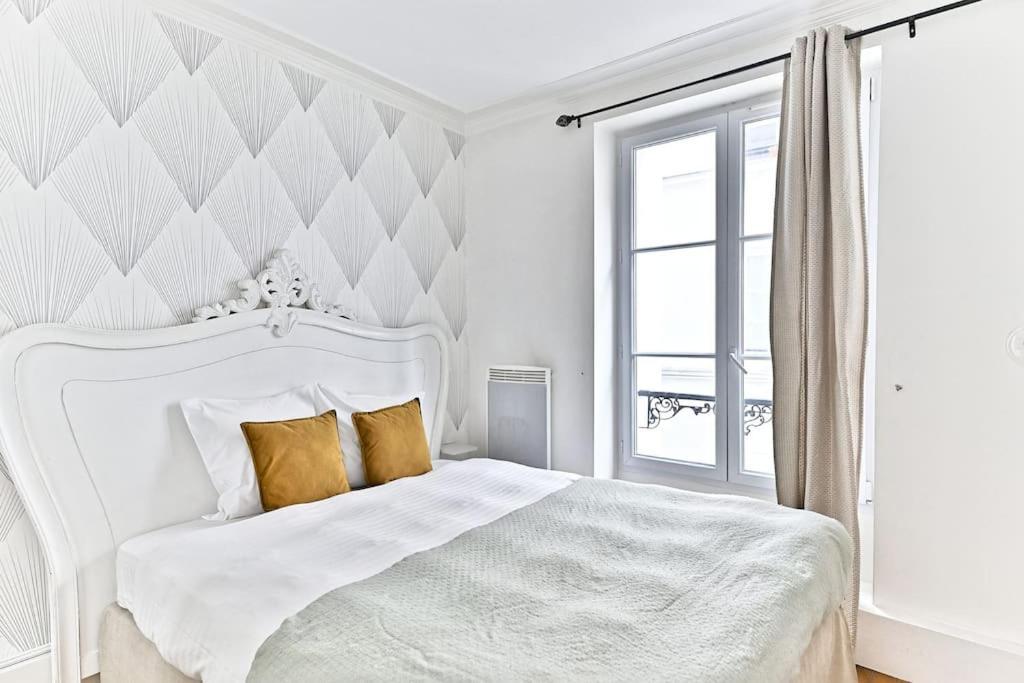 Chic #eiffeltower #champdemars -v Apartment Paris