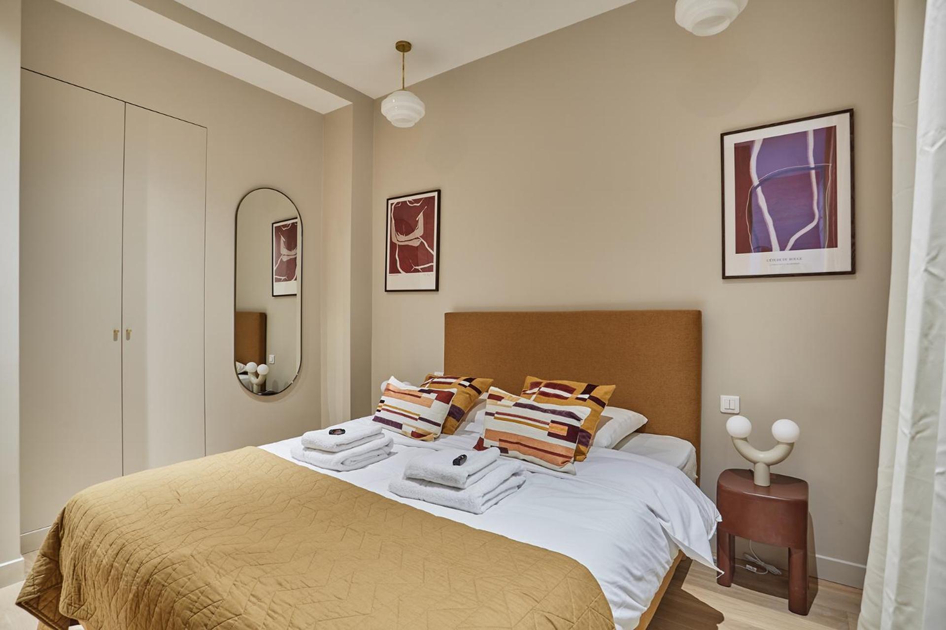 Apartment Center Of By Prestige Paris