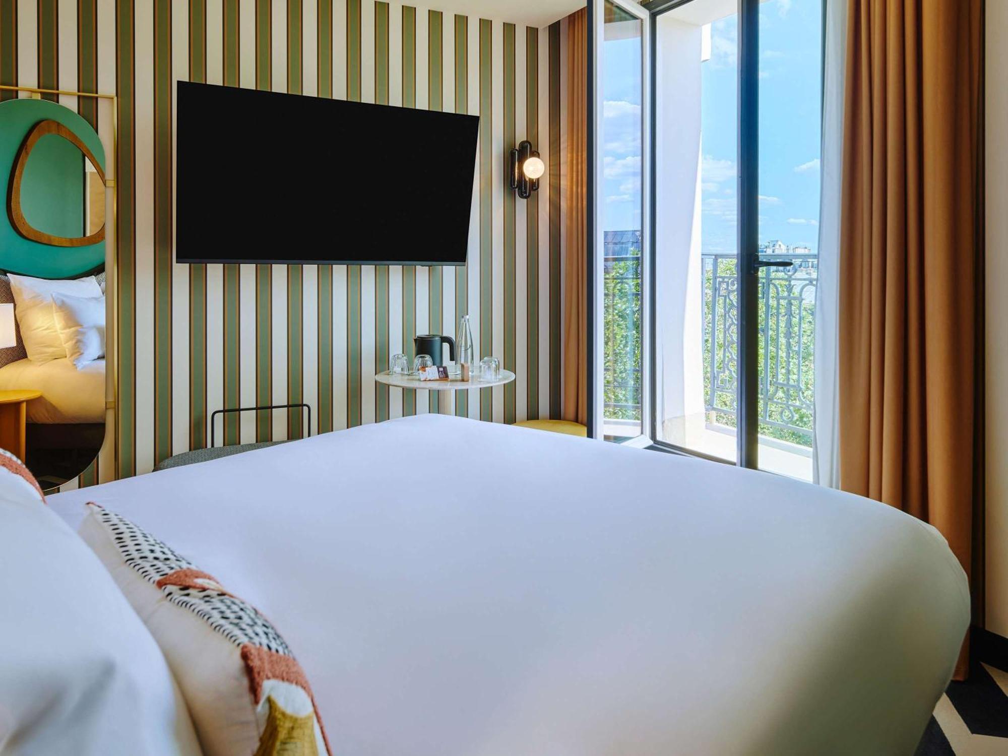 Hotel Mercure Butte Montmartre Basilique Paris