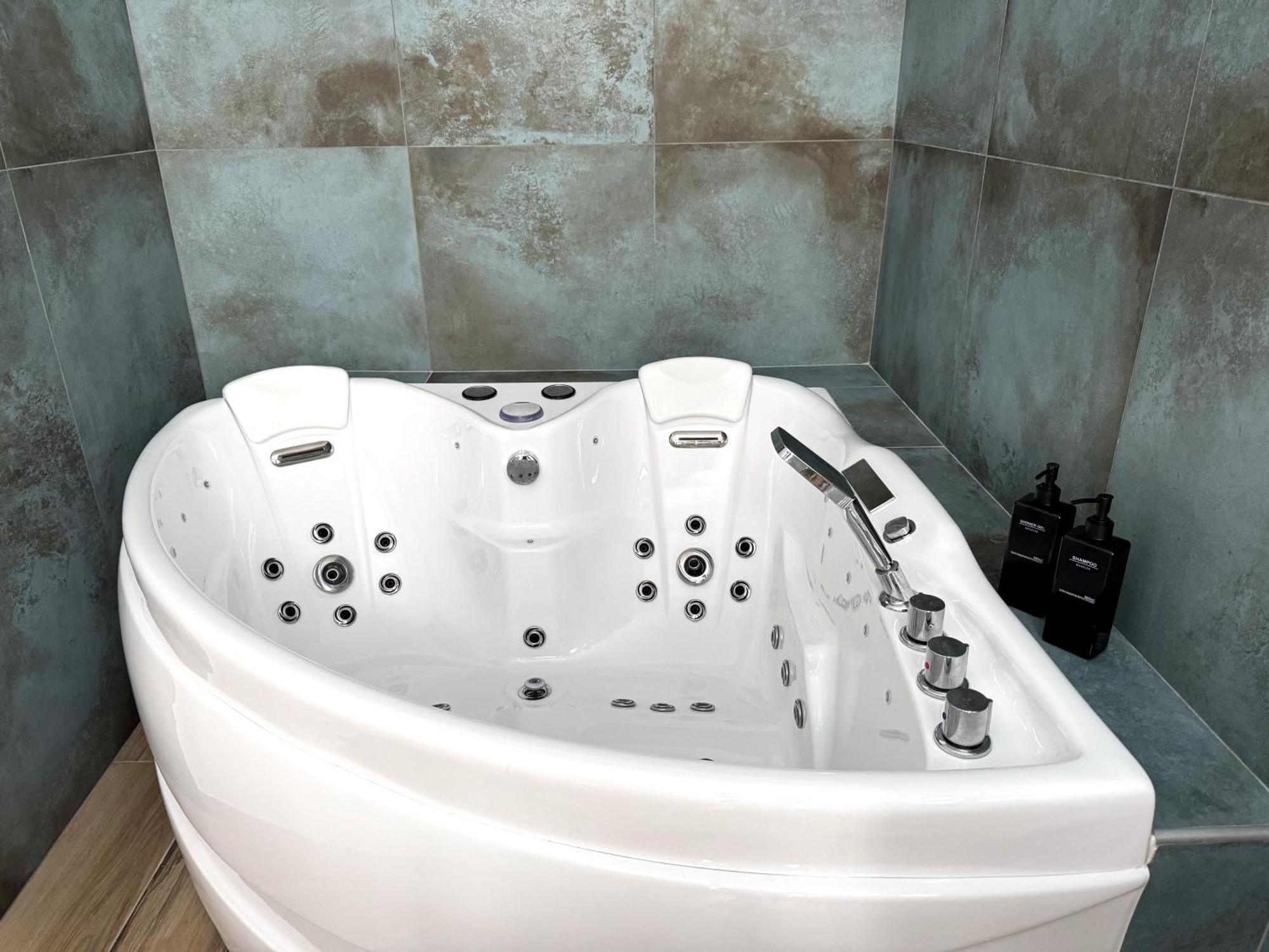 Apartment Marais 2 2 Salles De Bain - Jacuzzi ! *