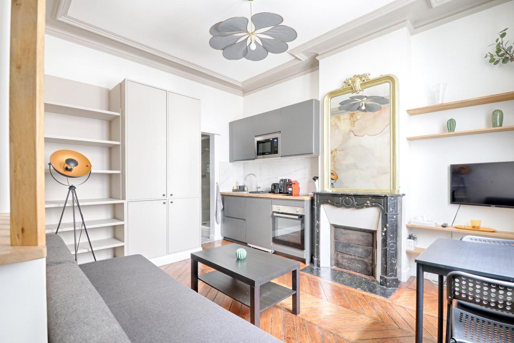 Liege - Saint-lazare, Location Very * Paris