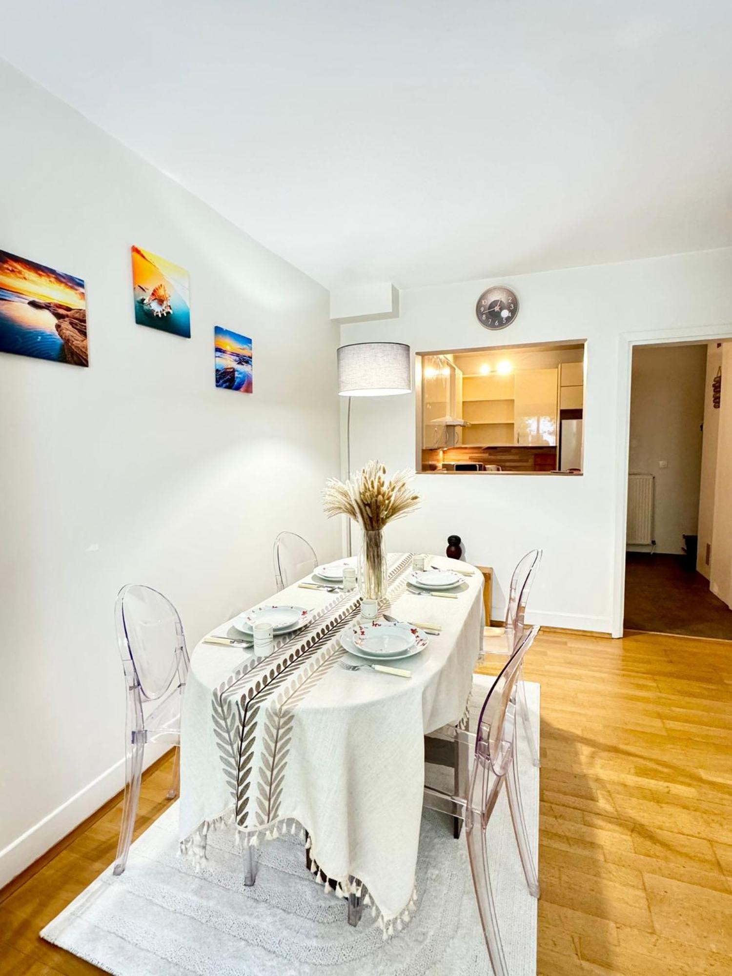Apartment 2 Bedrooms Near Tour Eiffel Free Parking High Security Paris