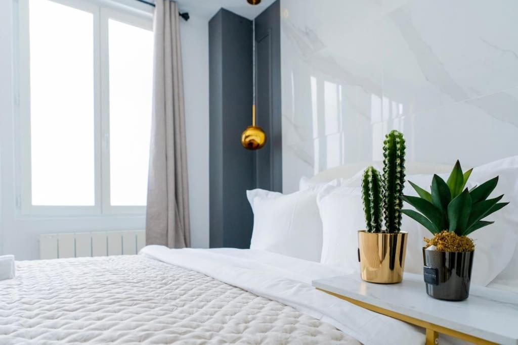 Luxurious With Stylish Design And Comfort - 104 Appartement *