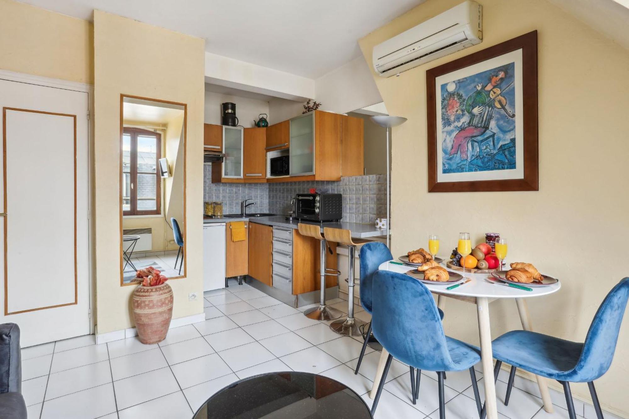 Apartment Eiffel Tower & Faubourg - 1br - Cityapartmentstay Paris