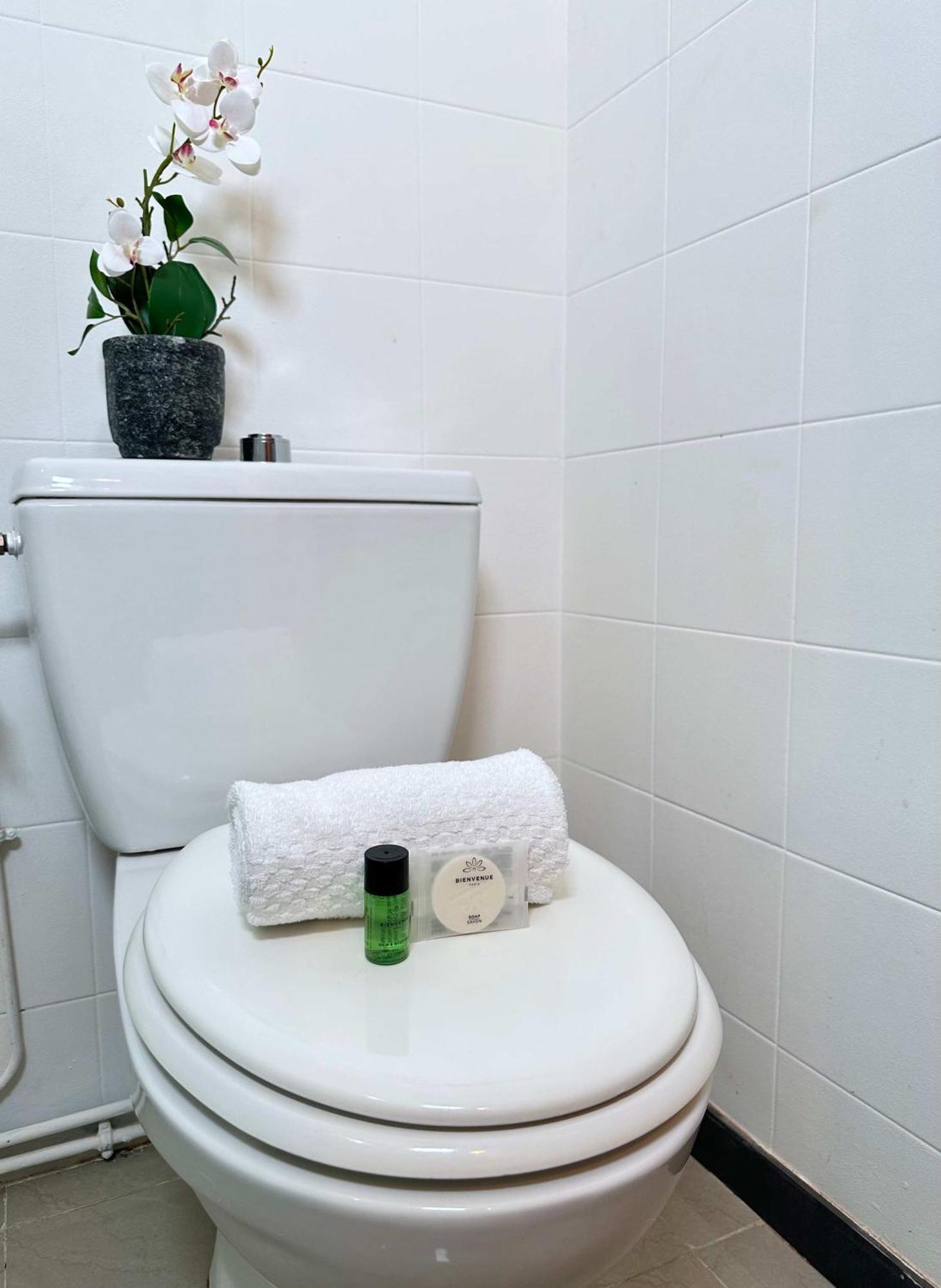 Elegant Escape Near Arc De Triomphe Apartment Paris