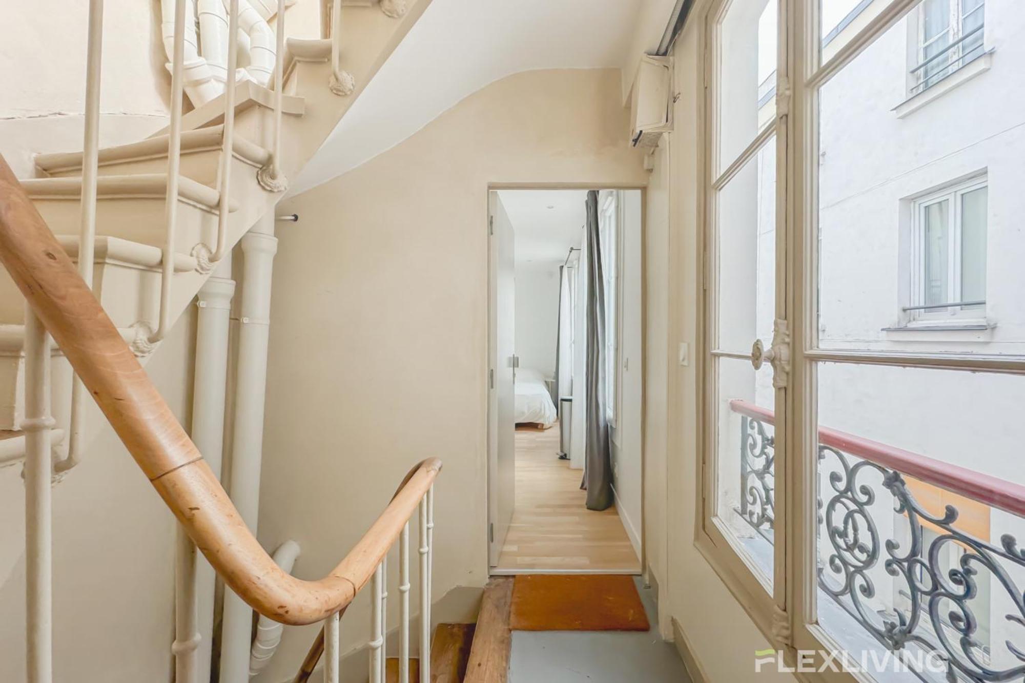 Flexliving - - Etienne Marcel *