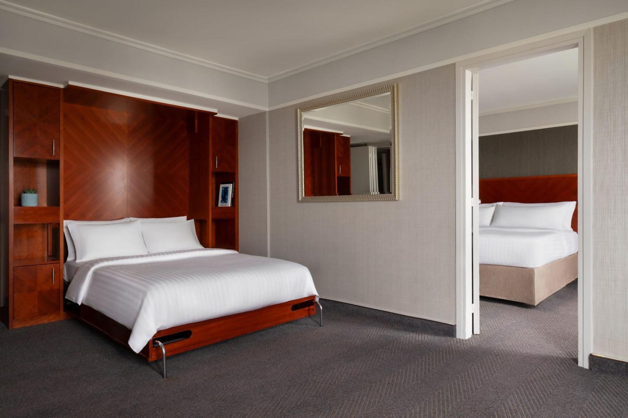 Marriott Rive Gauche & Conference Center Hotel