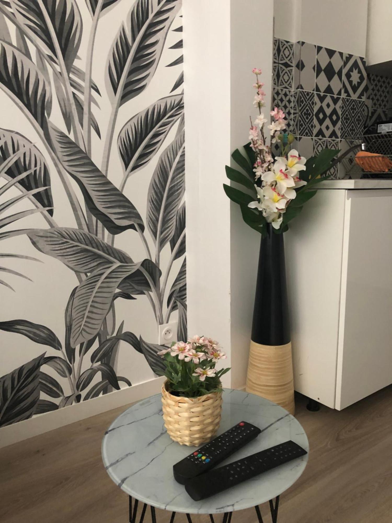 Metro Gambetta Apartment