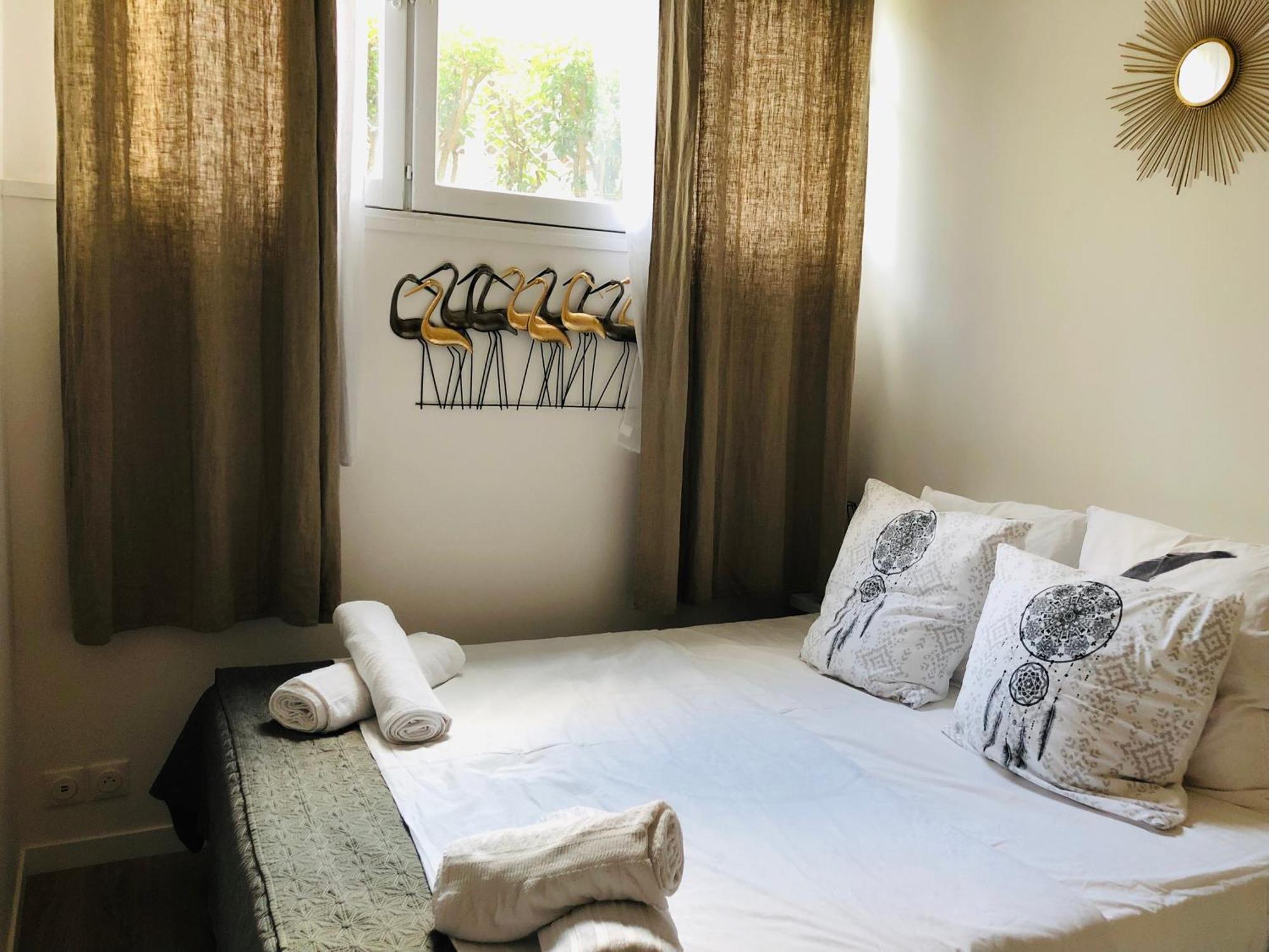 Apartment Metro Gambetta Paris