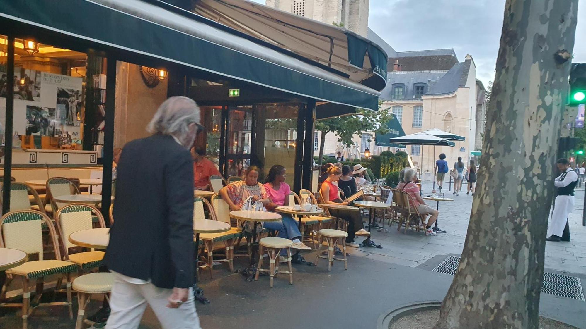 Apartment Center Paris, Amusing2bed Room,68sqm-5 Mins Eiffel Tour And Louvre Meusm ,gare Montparnasse ,front Metro