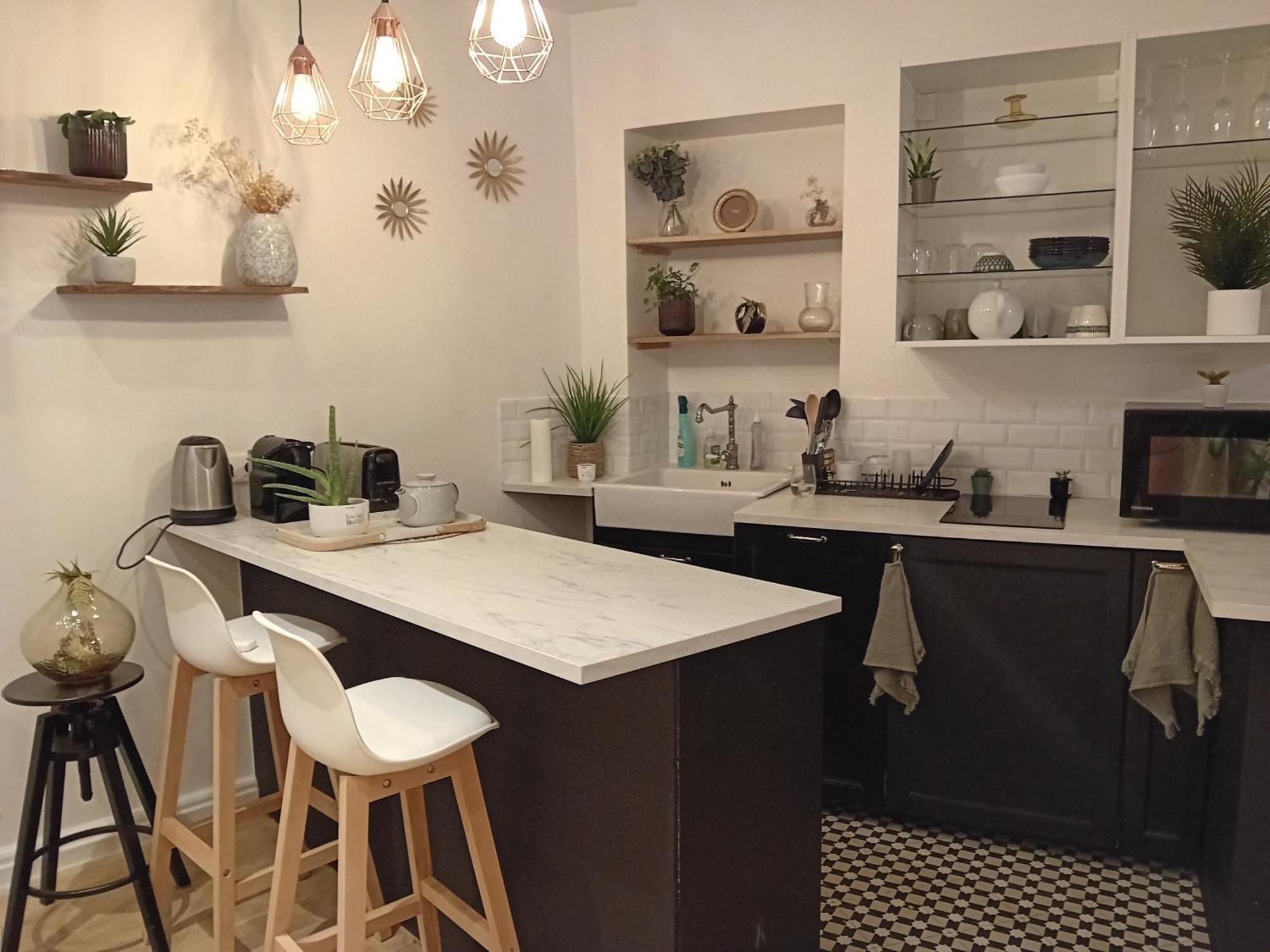 Center Paris, Amusing2bed Room,68sqm-5 Mins Eiffel Tour And Louvre Meusm ,gare Montparnasse ,front Metro Apartment Paris