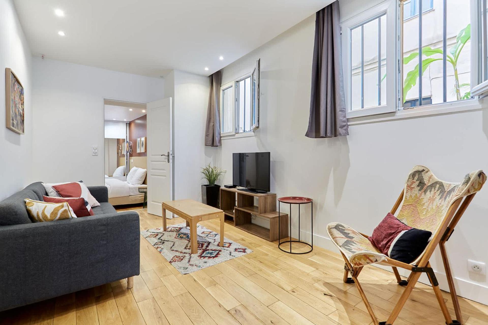 Charming Flat In The Heart Of *