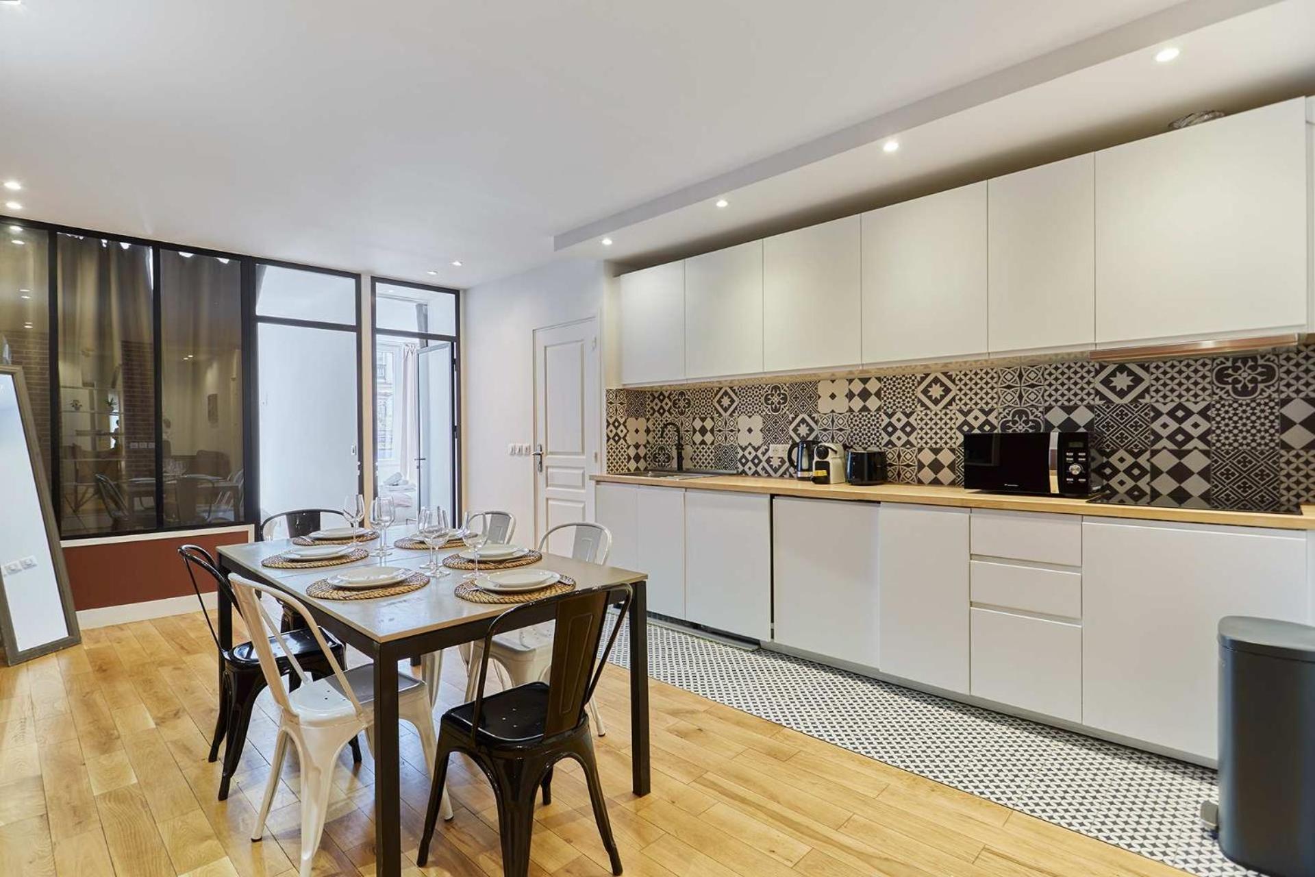 Charming Flat In The Heart Of * Paris