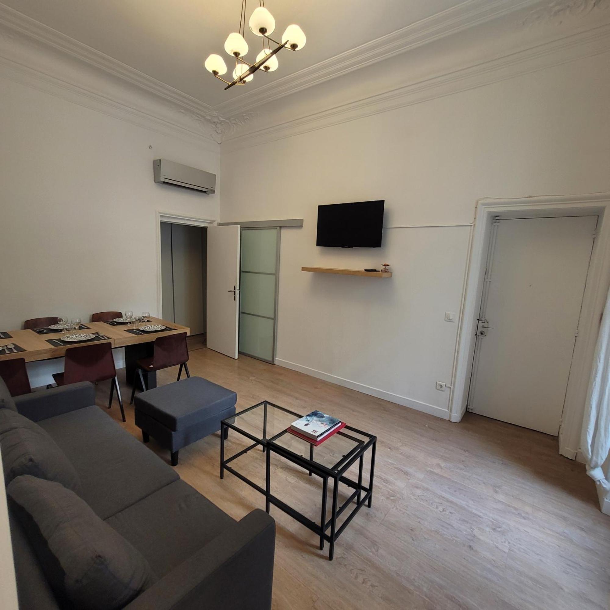 Bel Champs Elysees Avec 2 Appartement Paris