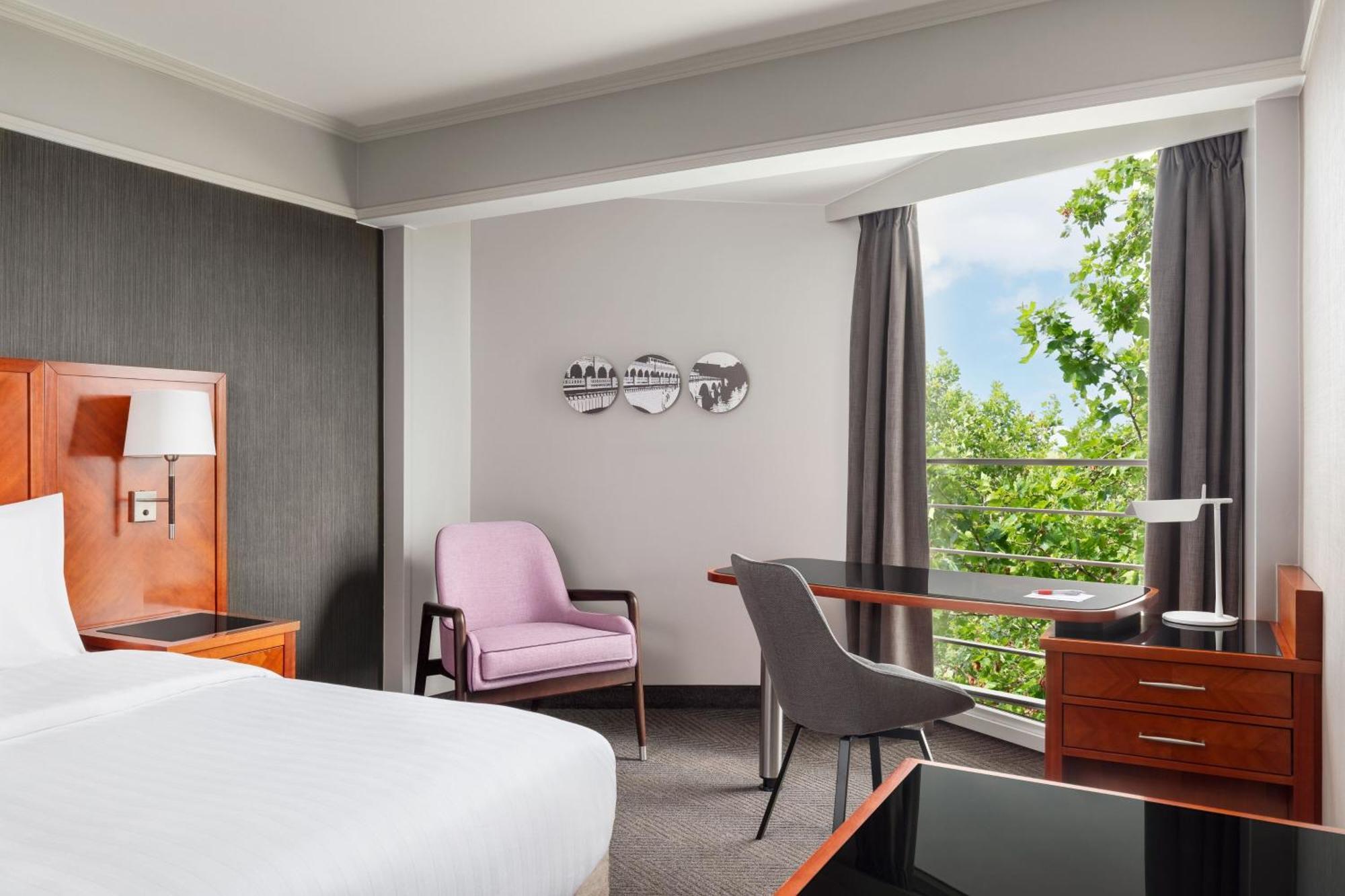 Marriott Rive Gauche & Conference Center Paris