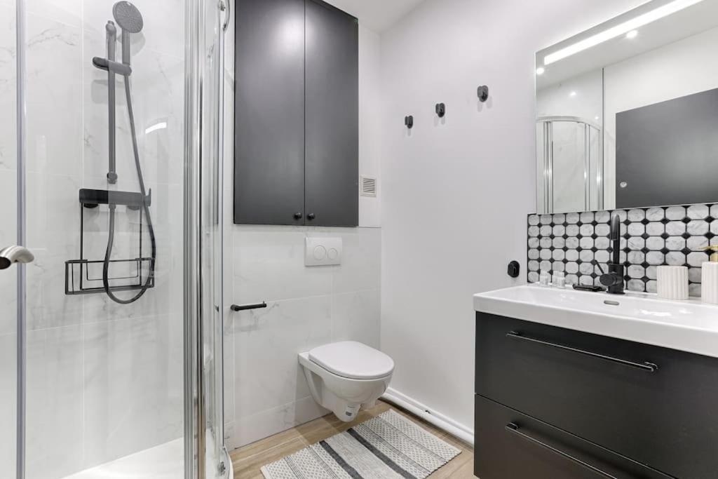 Apartment Charming 1br In Heart Of 10th Paris