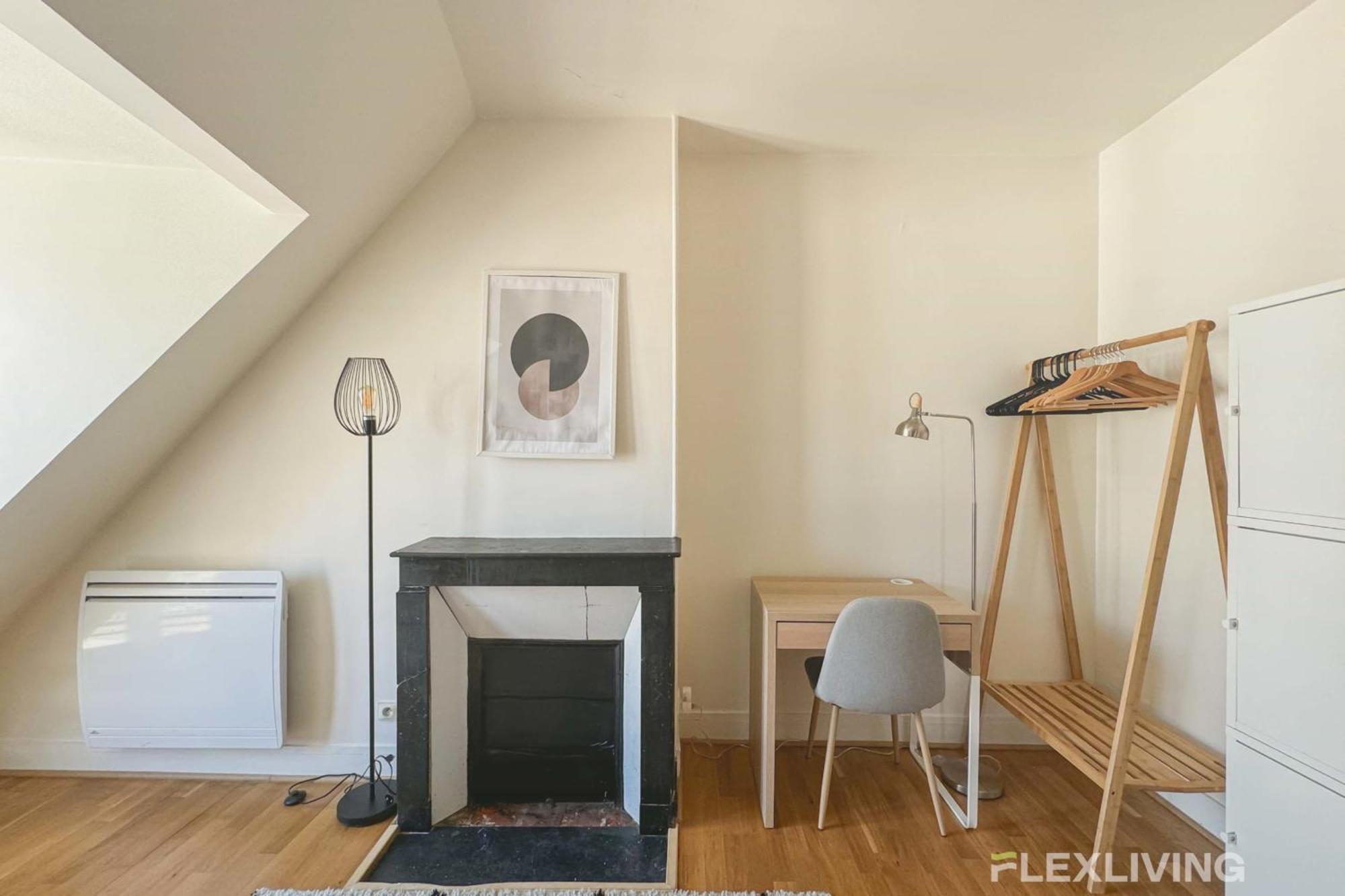 Flexliving - Whole Flat - Bausset Apartment Paris