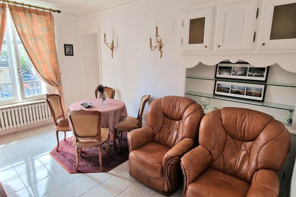 Christina : A Deux Pas De La Tour Eiffel Apartment *
