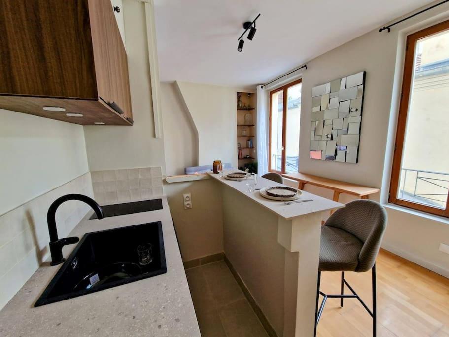 Calme Et Ensoleille Entierement Renove Apartment