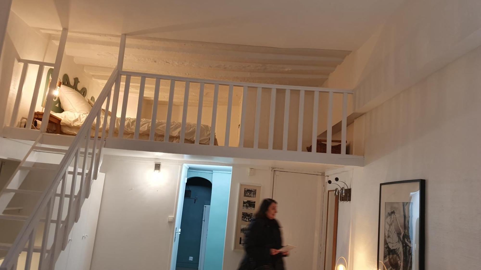 Appartement 1 Minute Gare Montparnasse , Center , Front Metro,close To Eiffel Tour And Louvre Meusm Paris