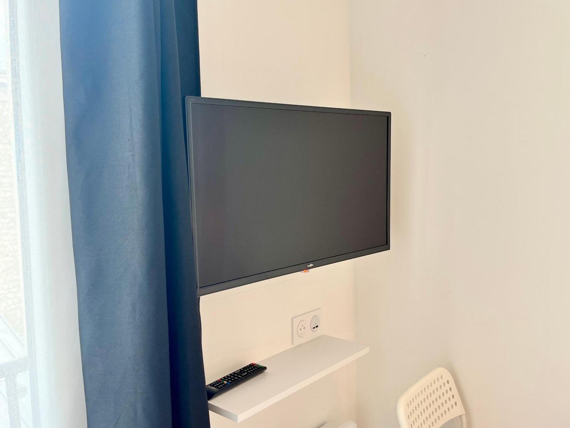Petit Agreable Au Coeur Du 11e Arrondissement Appartement Paris