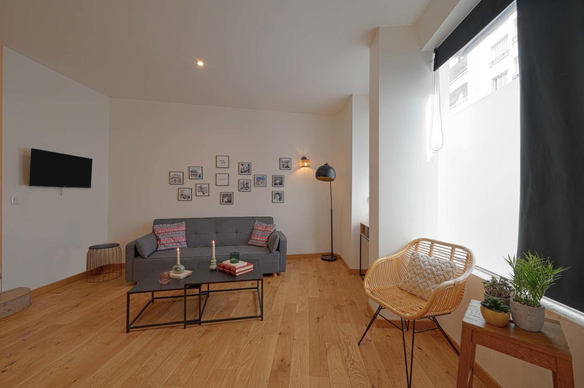 Appartement Superbe De 2 Pieces