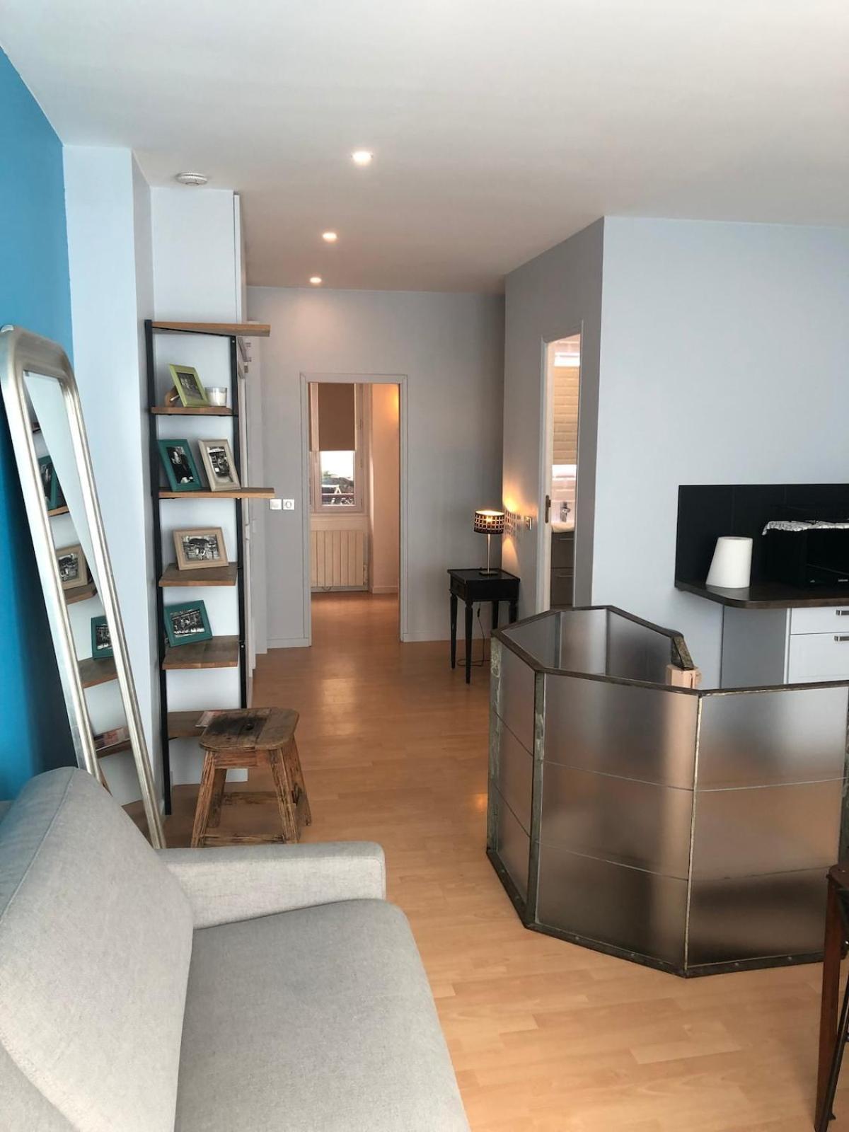 Loft 2 Bedroom Loft Effeil Tower Ac By Lcc Agency Apartment