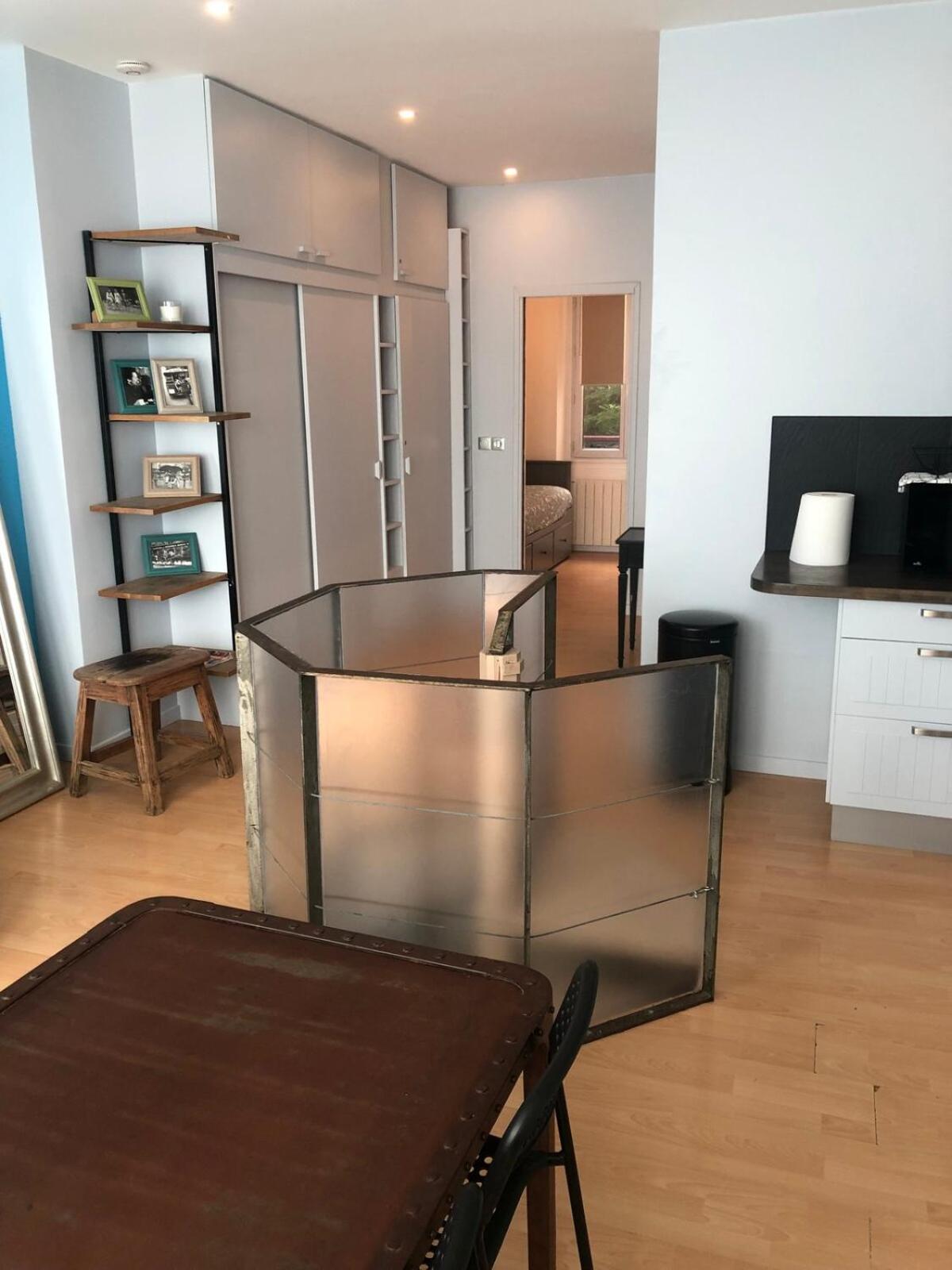Loft 2 Bedroom Loft Effeil Tower Ac By Lcc Agency