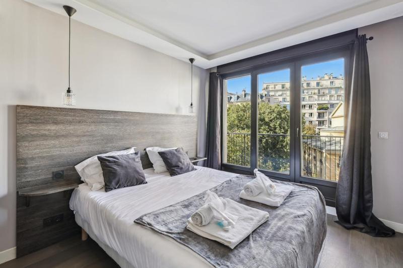 330 Pernet 3 : Elegance And Comfort In *