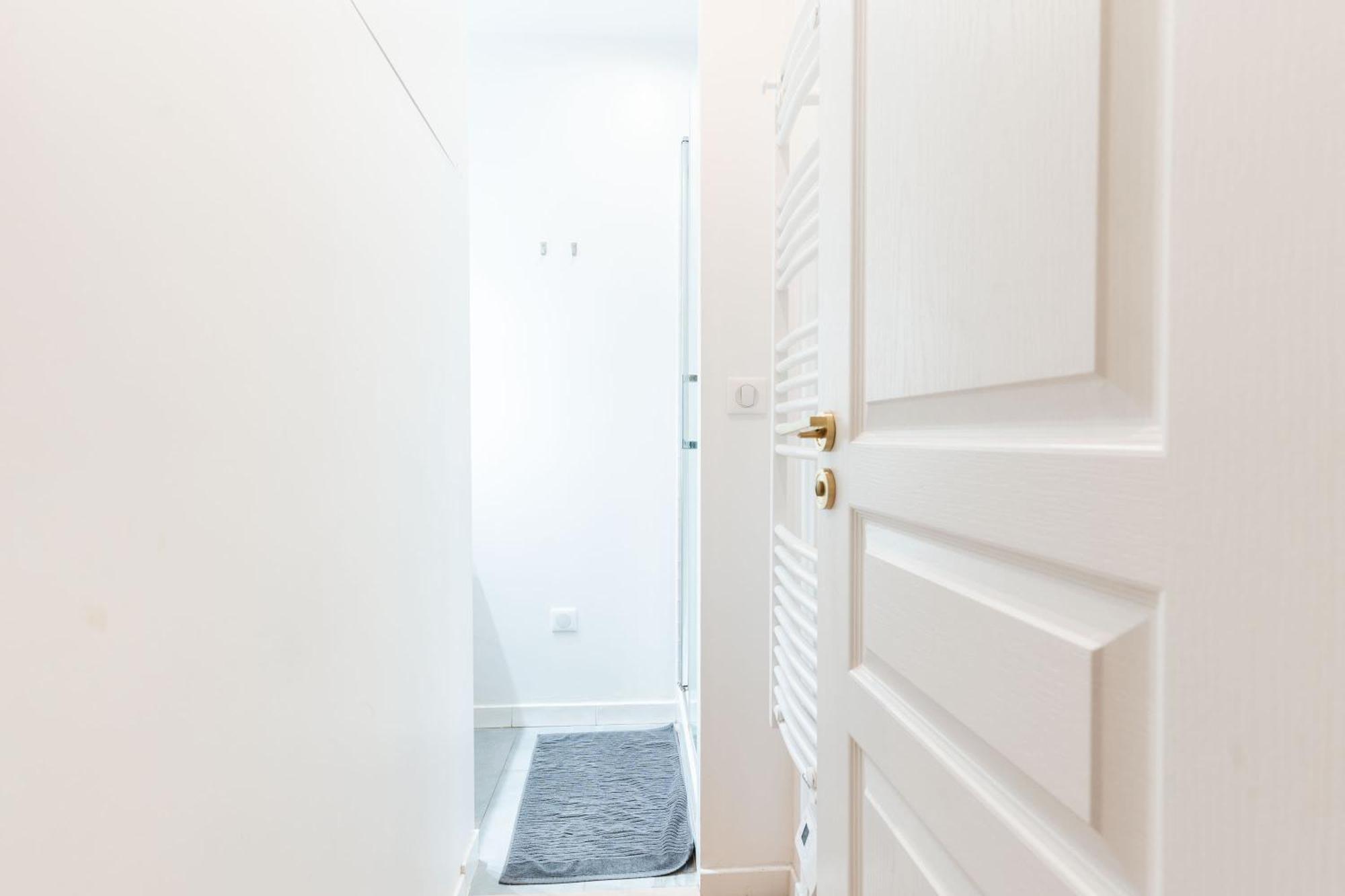 Apartment Loft 4 Bedroom Montmartre Pigalle Ac By Lcc Agency *