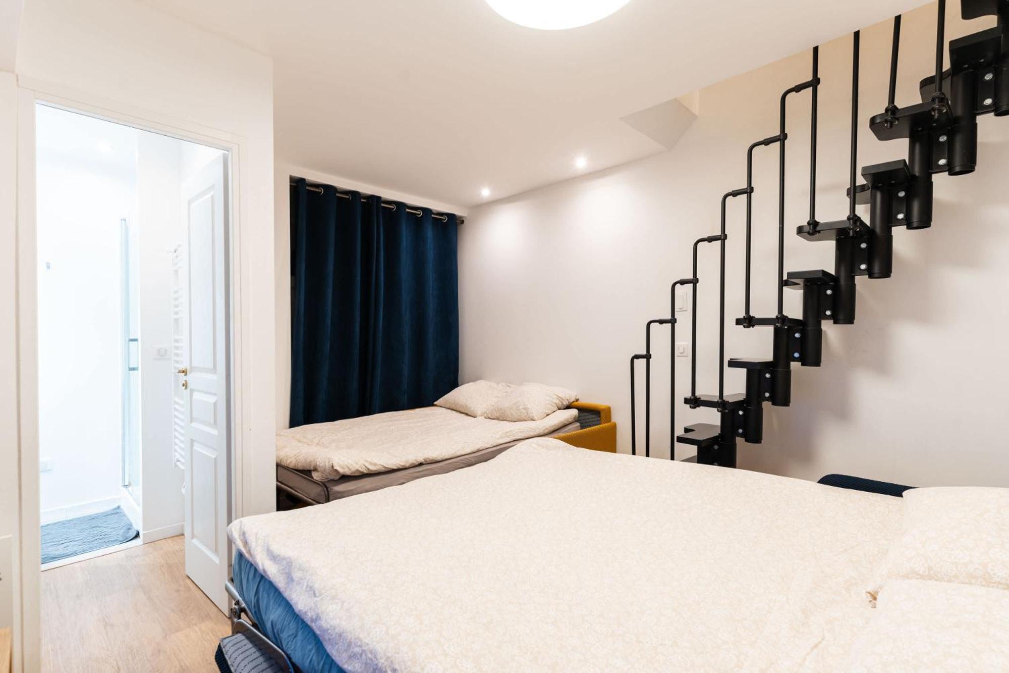 Loft 4 Bedroom Montmartre Pigalle Ac By Lcc Agency *