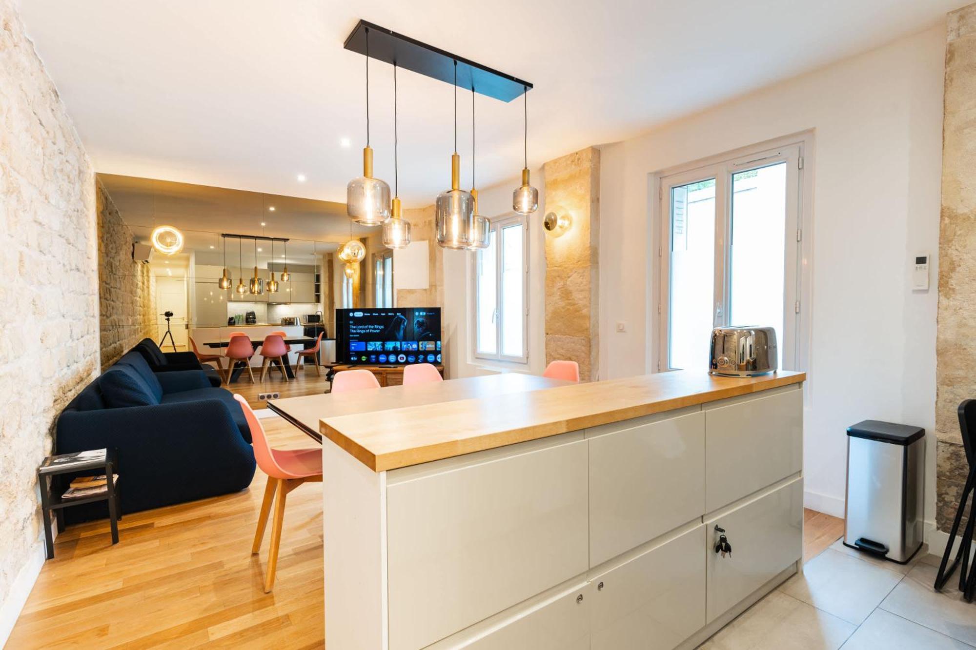 Loft 4 Bedroom Montmartre Pigalle Ac By Lcc Agency Apartment