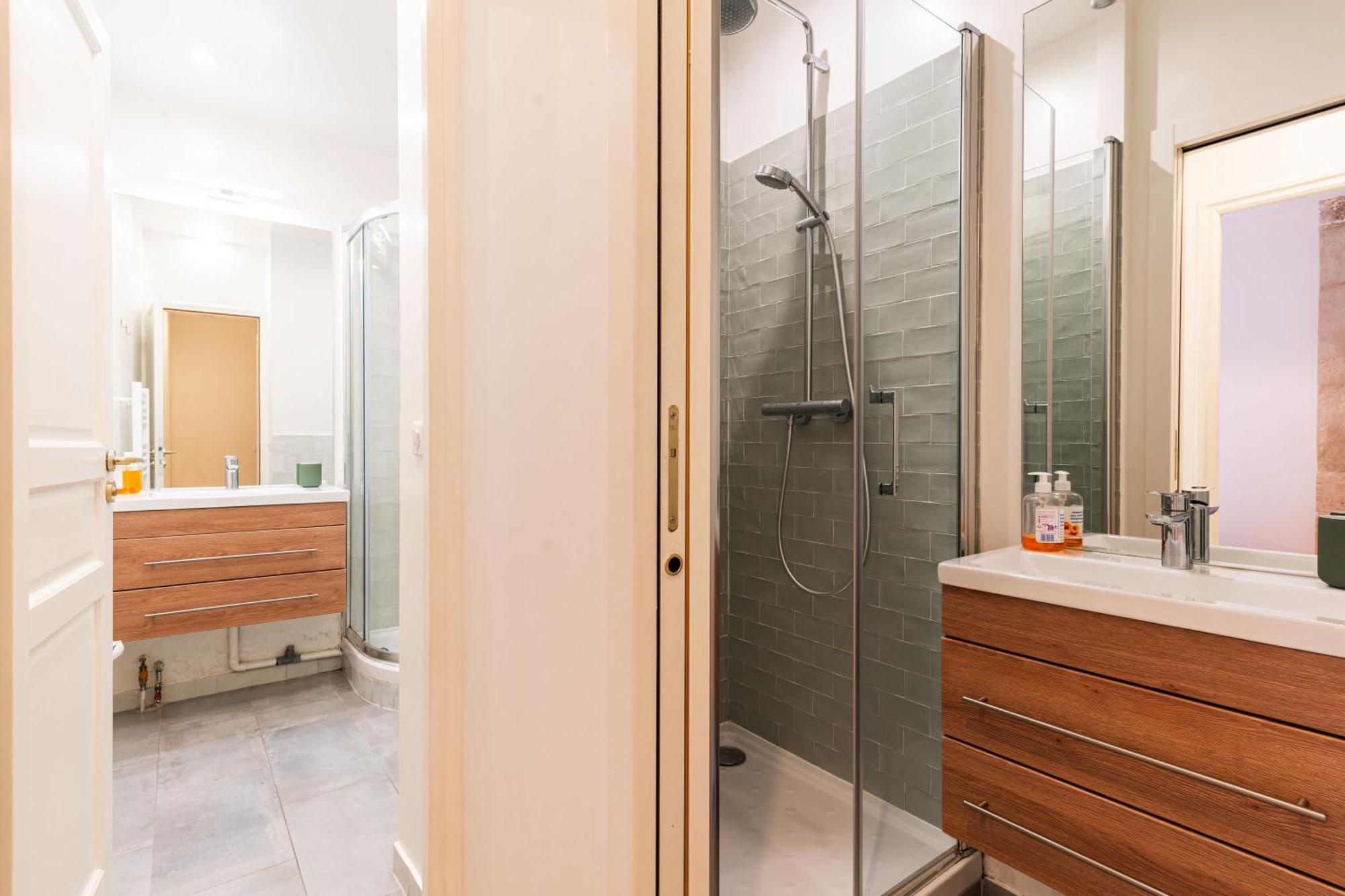 Apartment Loft 4 Bedroom Montmartre Pigalle Ac By Lcc Agency *