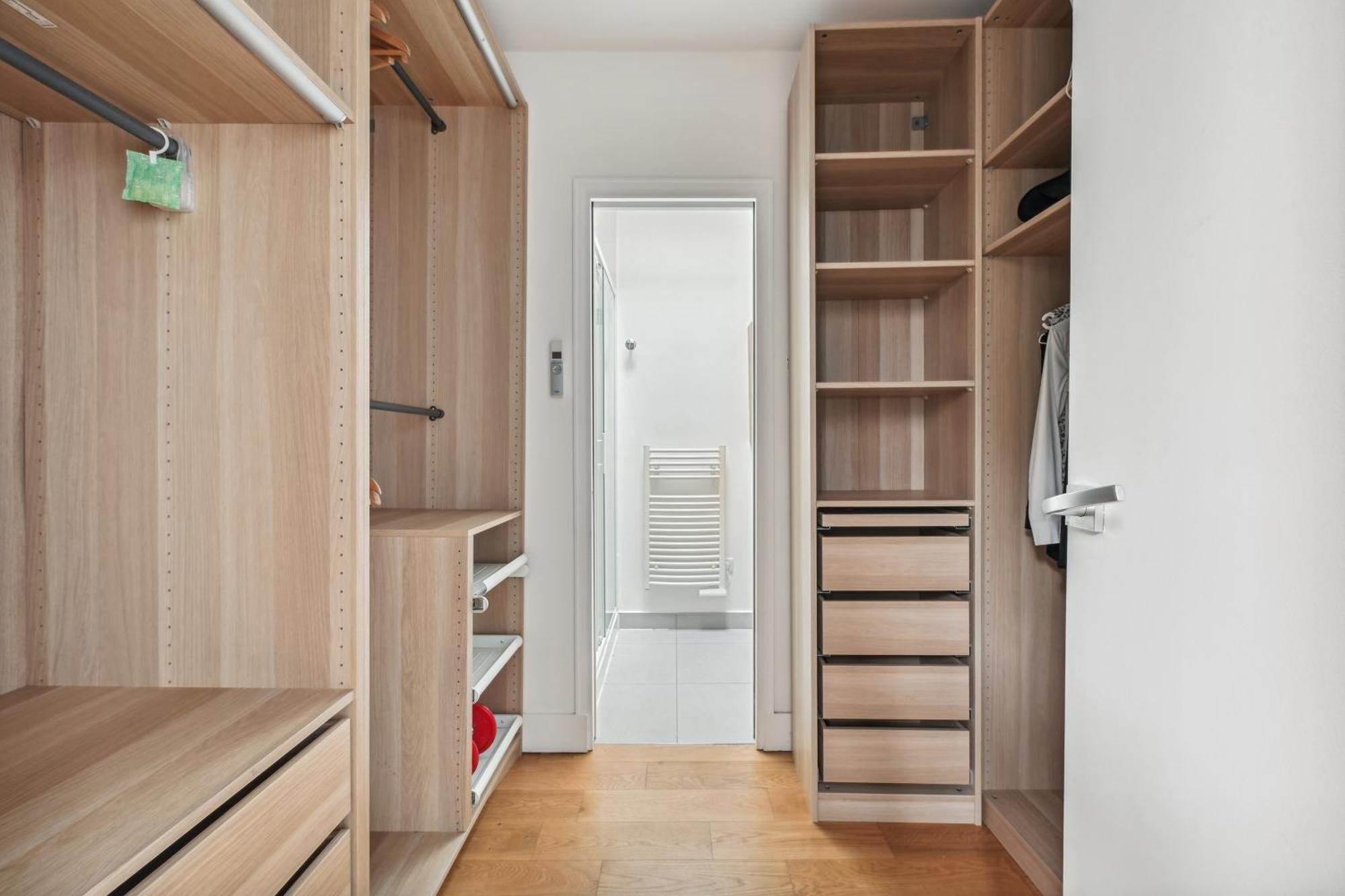 Grandeur Cachee Du 15e - Avec Parking Appartement *