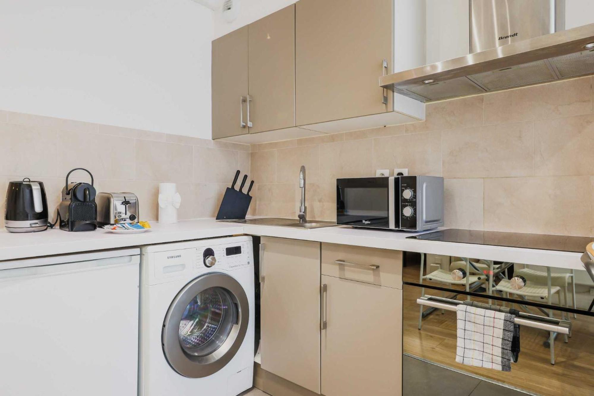 Charming Marais Apartment *