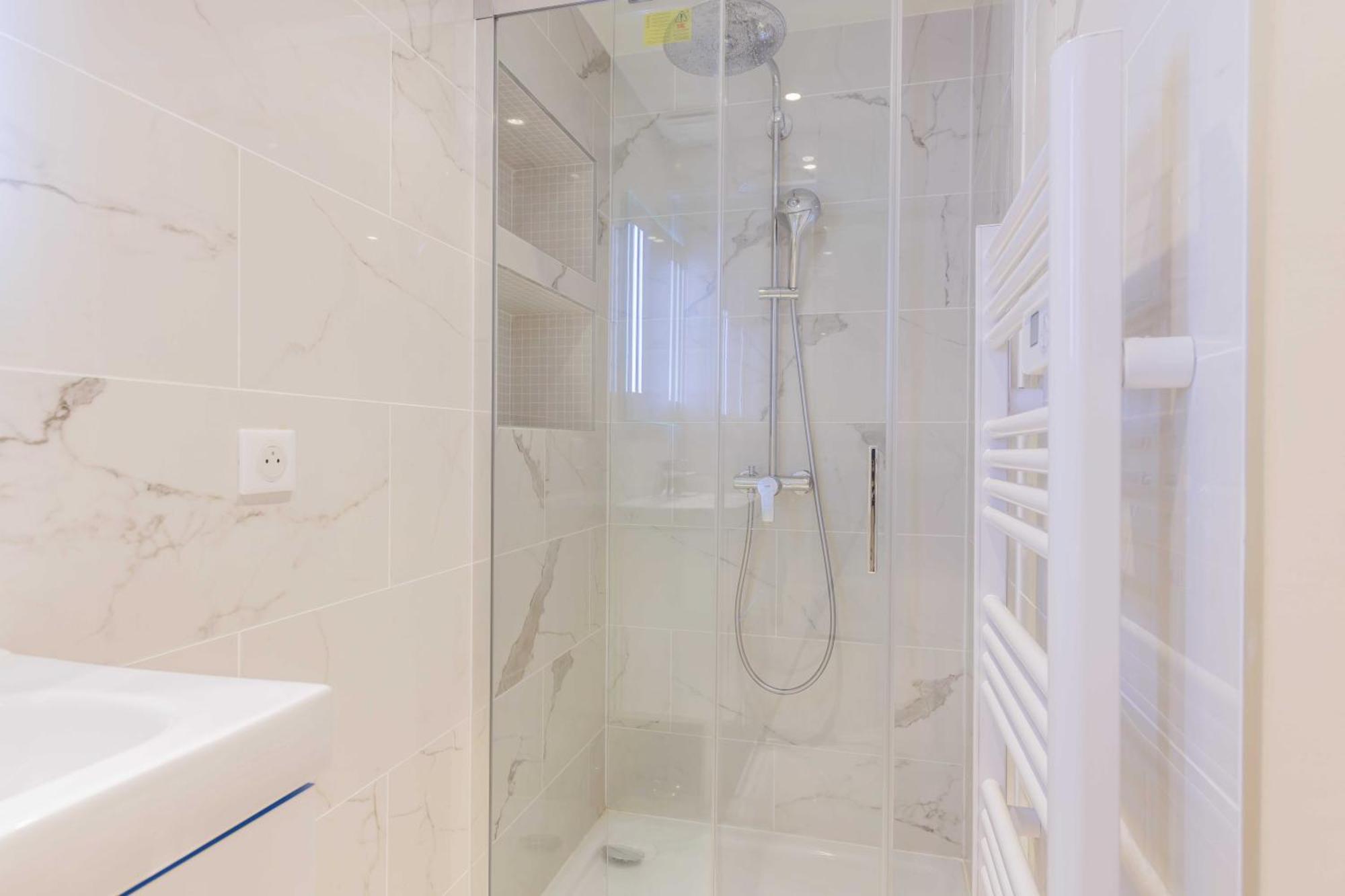 Apartment Modern - 2br - 6p - Saint-ambroise