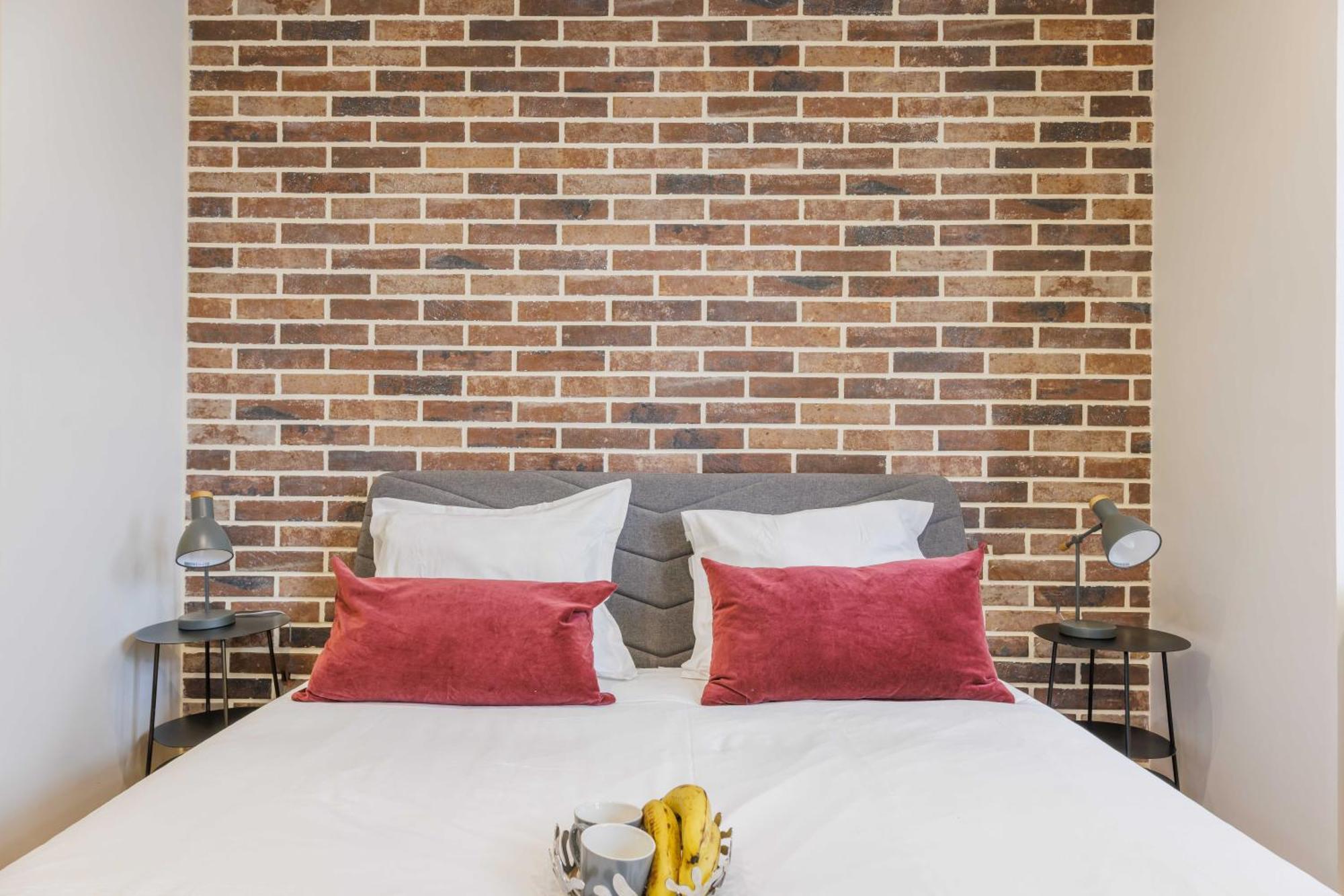 Modern - 2br - 6p - Saint-ambroise