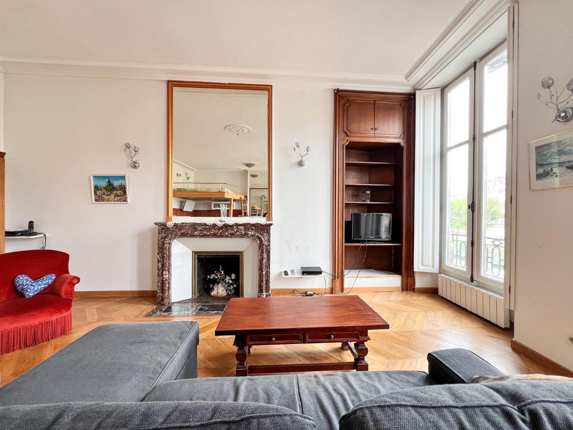Apartment Charmant Paris, Vue Notre-dame Paris