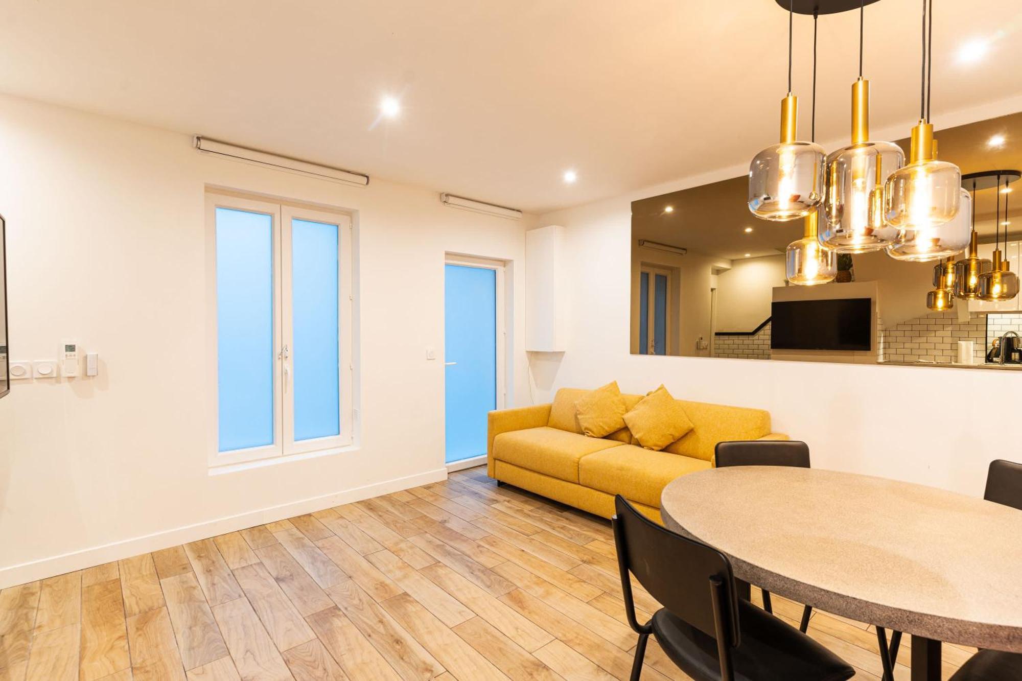 Town House Nation, Bastille, Ac By Lcc Agency Holiday home *