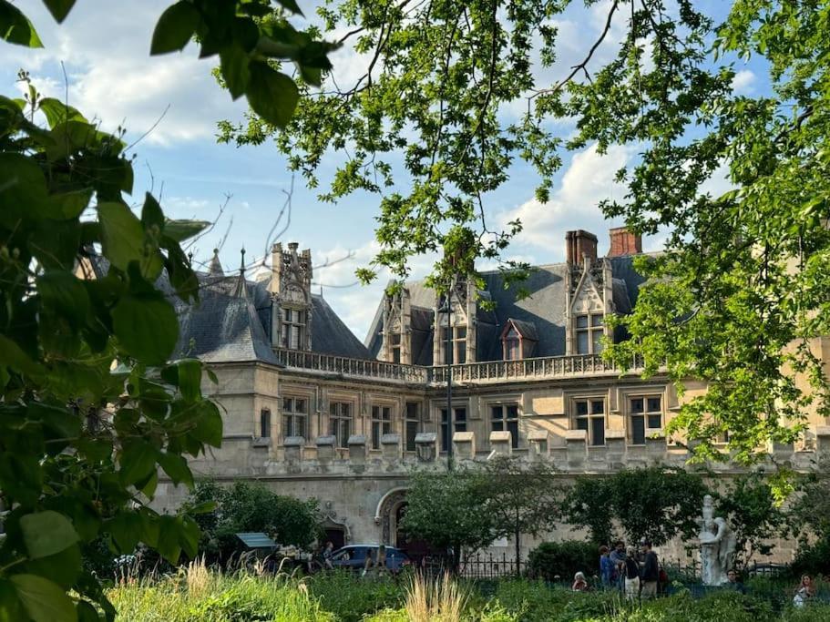 Rue Des Ecoles Paris
