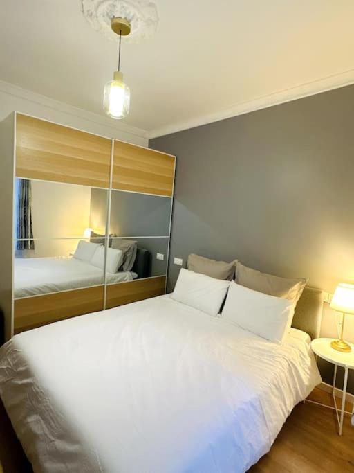 Appt Renove Proche Montmartre Gare Du Nord Et Est Paris
