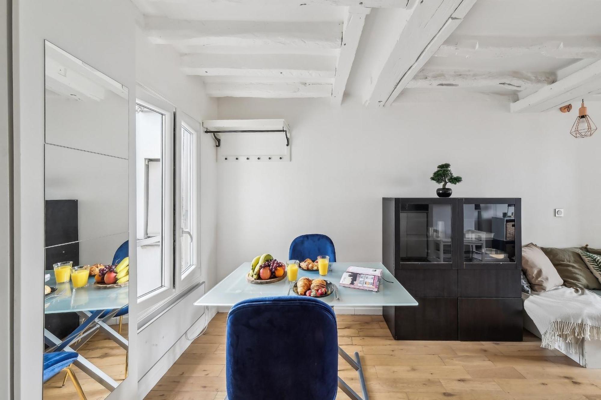 Le Louvre & Notre-dame - Cityapartmentstay Paris
