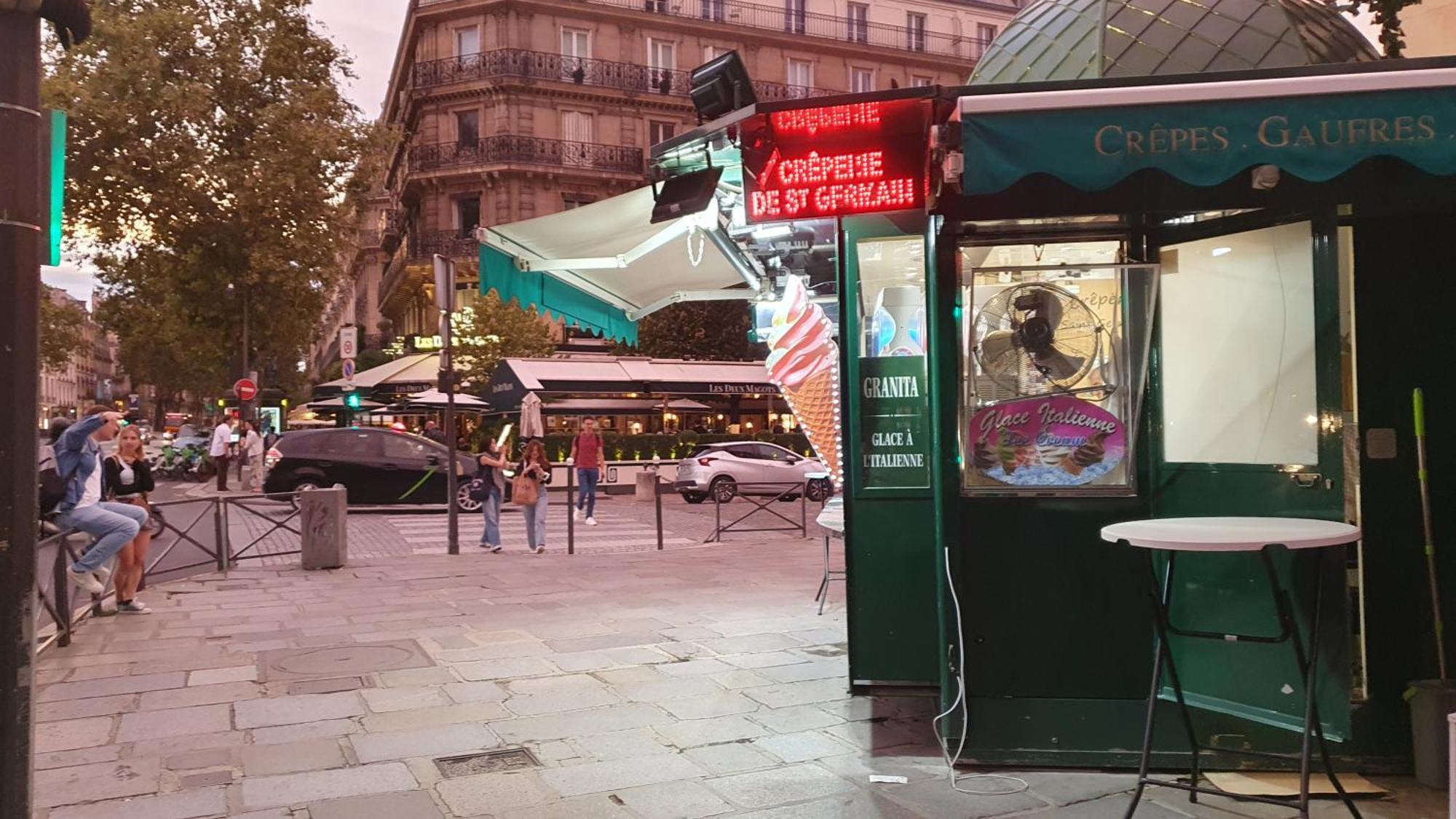 Homestay Gare Montparnasse,gorgeous Place, Center ,close To Eiffel Tour And Louvre Meusm , Front Metro Paris