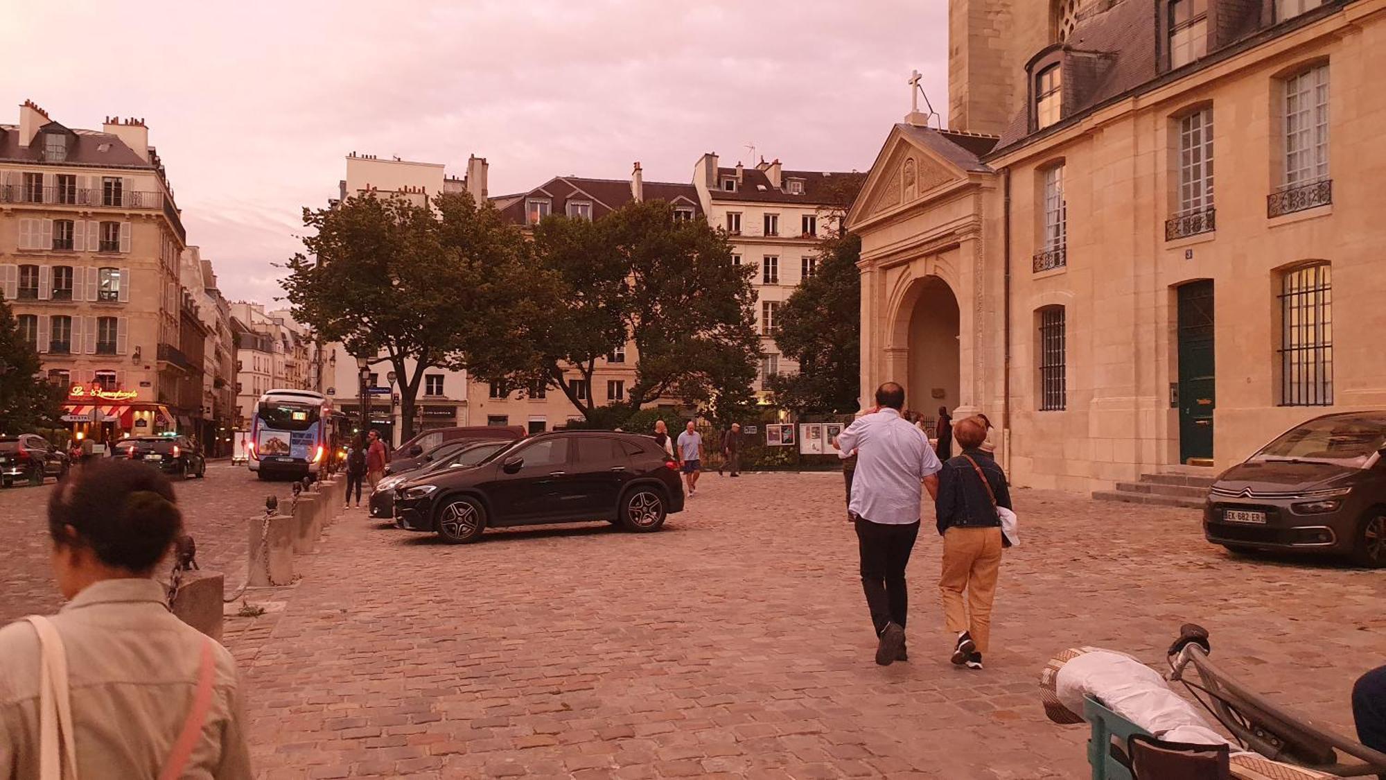 Homestay Gare Montparnasse,gorgeous Place, Center ,close To Eiffel Tour And Louvre Meusm , Front Metro