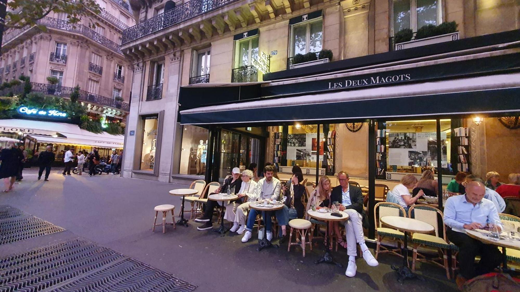 Gare Montparnasse,gorgeous Place, Center ,close To Eiffel Tour And Louvre Meusm , Front Metro Homestay Paris