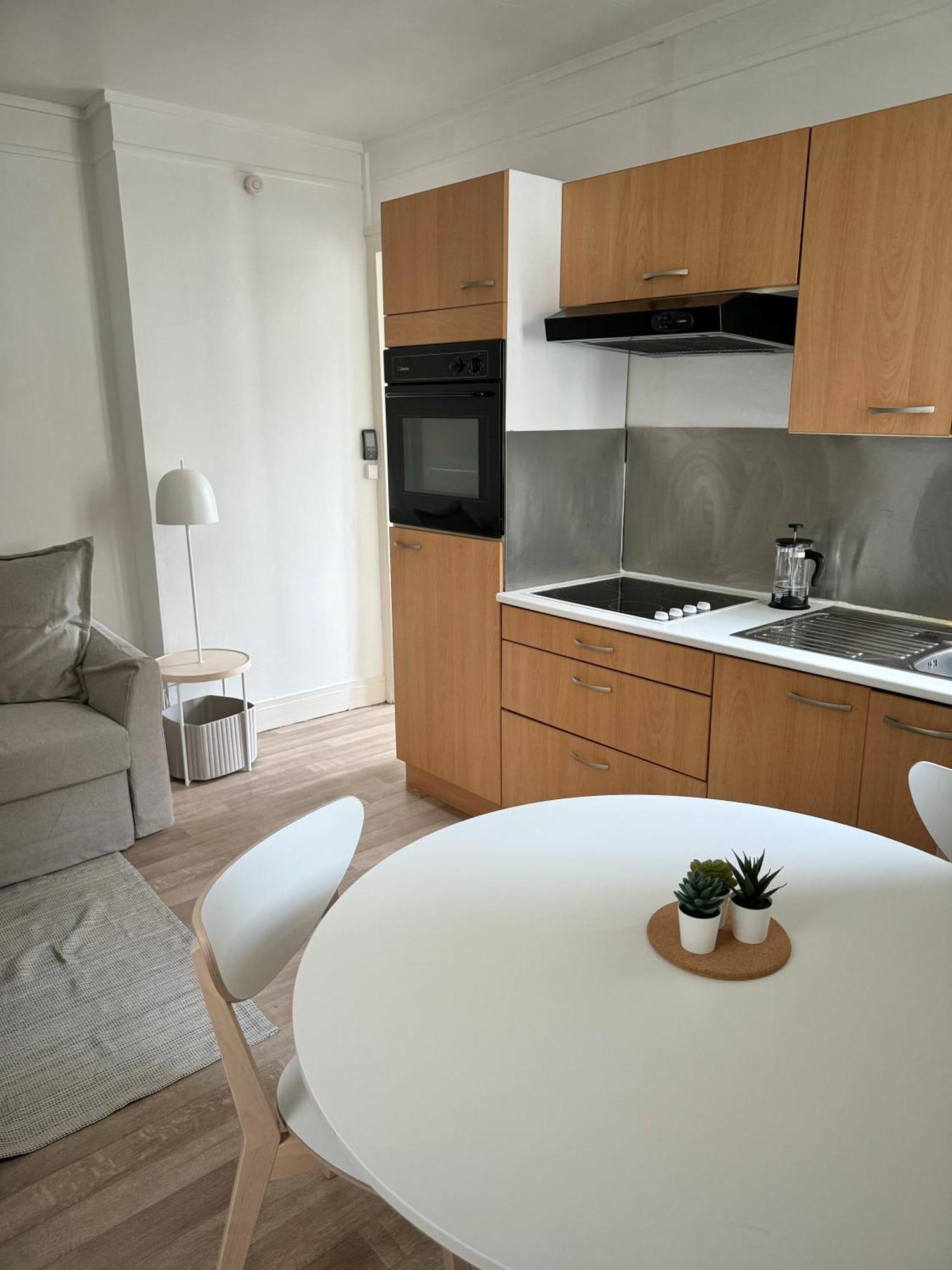 Charonne Apartment